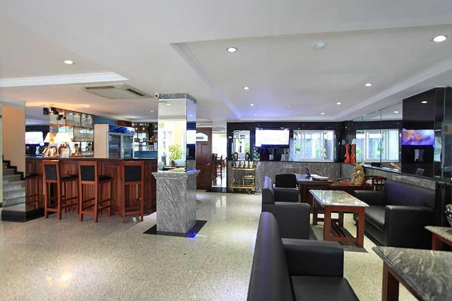 Opera Hotel Thành Pho Ho Chí Minh Esterno foto